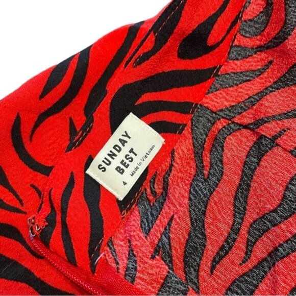 Sunday BEST Aritzia Gemma ruffle zebra print shorts - Picture 6 of 8